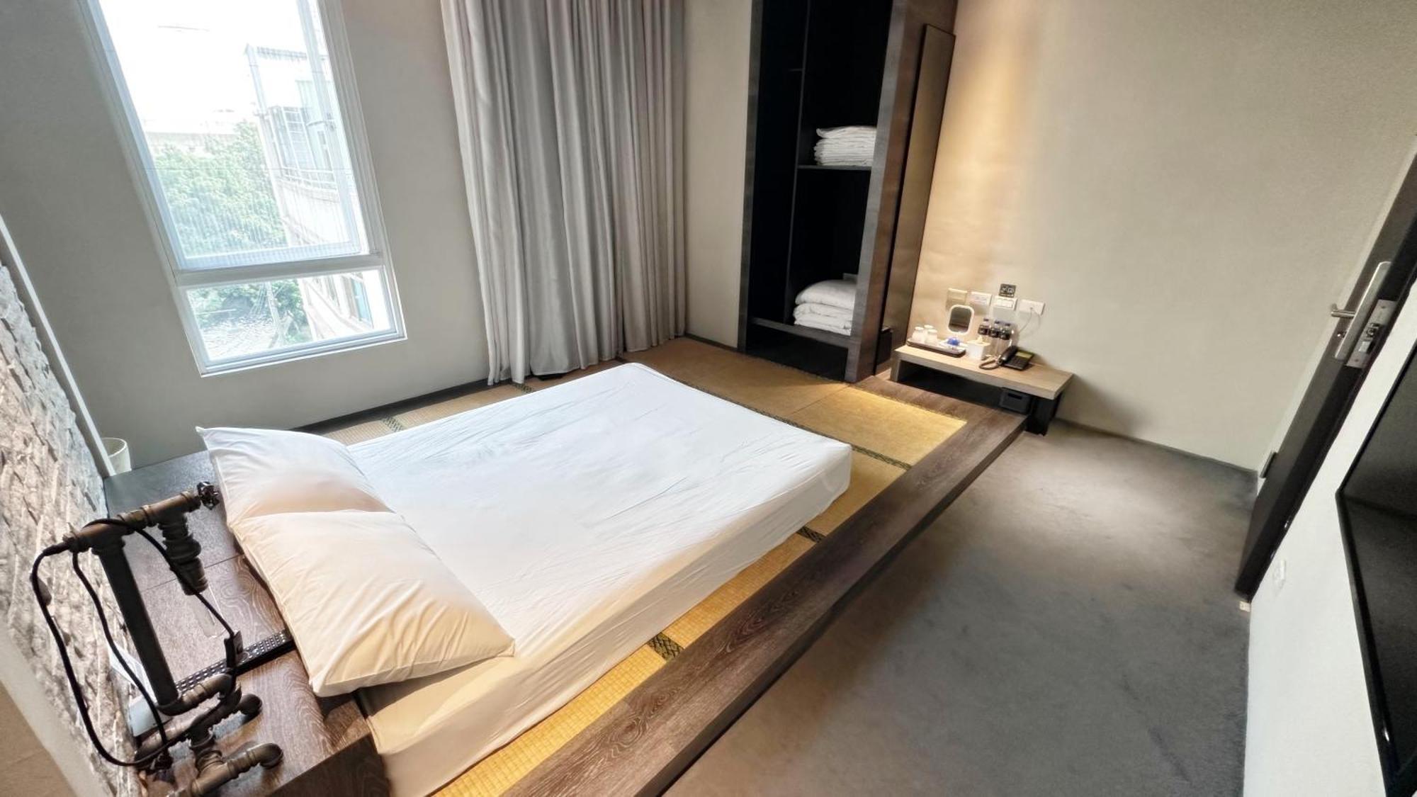 Kiwi Express Hotel-Taichung Station II Екстер'єр фото