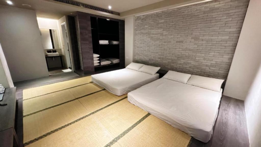 Kiwi Express Hotel-Taichung Station II Екстер'єр фото