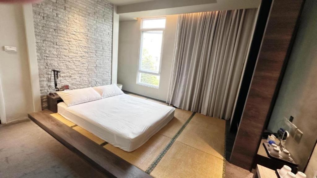 Kiwi Express Hotel-Taichung Station II Екстер'єр фото