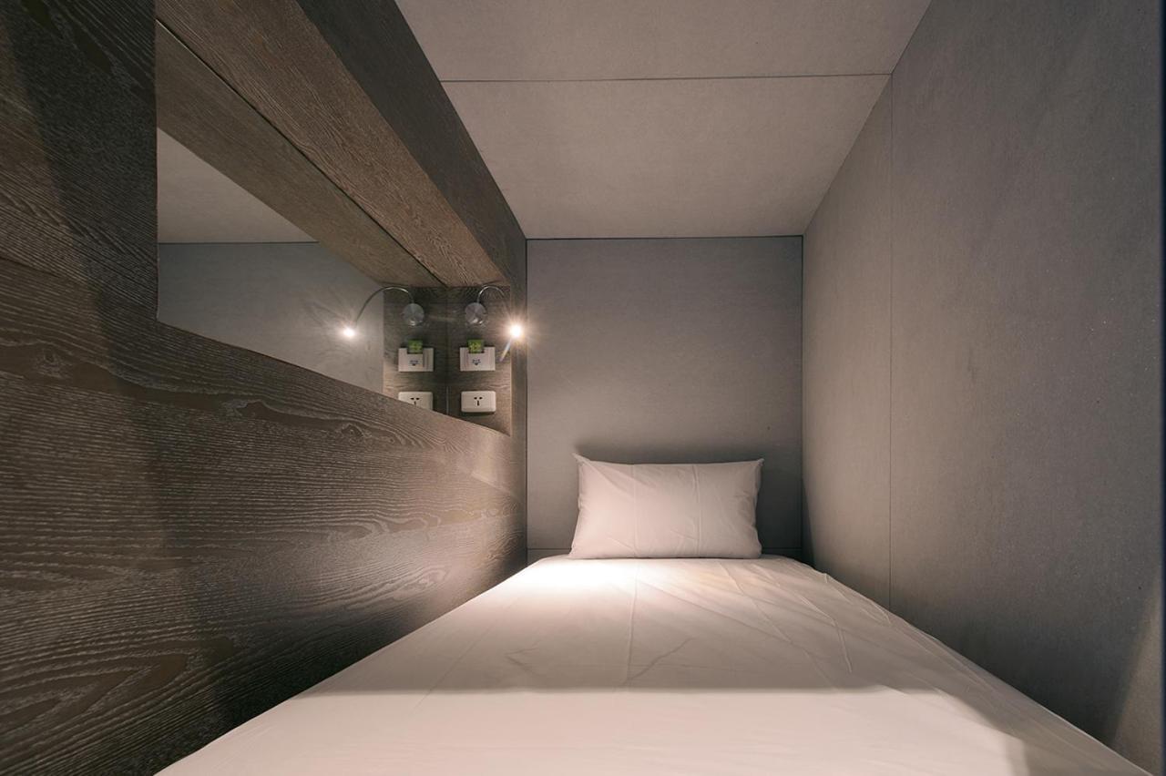Kiwi Express Hotel-Taichung Station II Екстер'єр фото