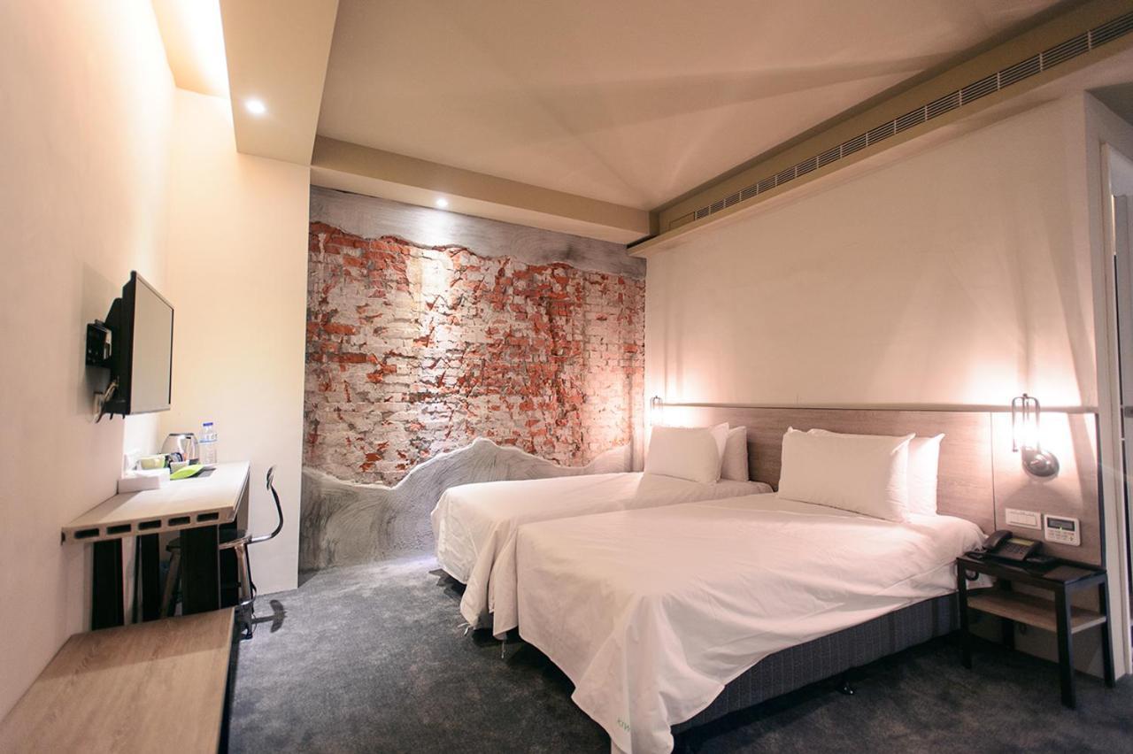 Kiwi Express Hotel-Taichung Station II Екстер'єр фото