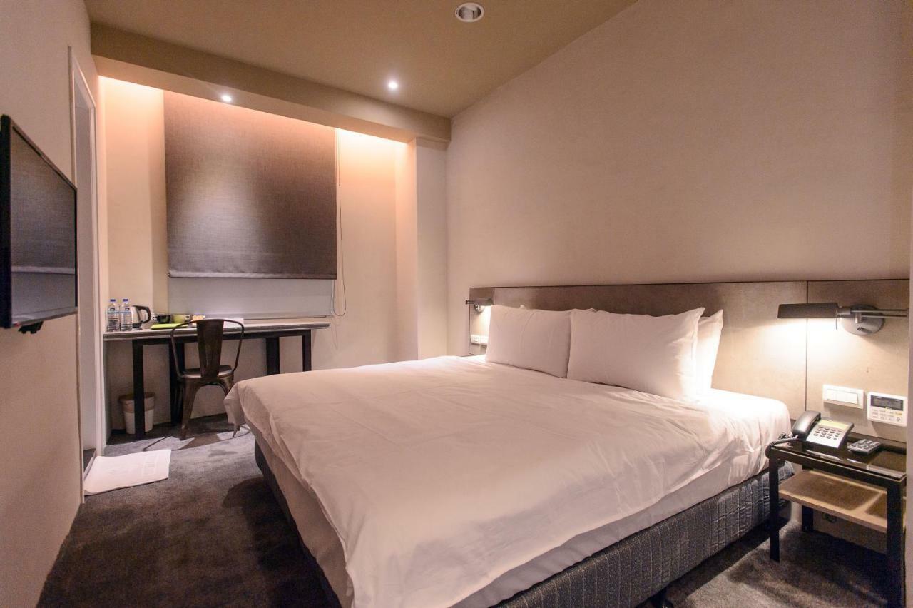 Kiwi Express Hotel-Taichung Station II Екстер'єр фото